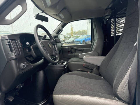 2023 Chevrolet Express 2500