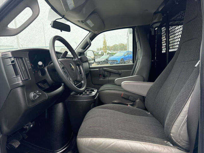 2023 Chevrolet Express 2500