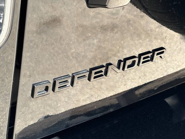 2024 Land Rover Defender 17