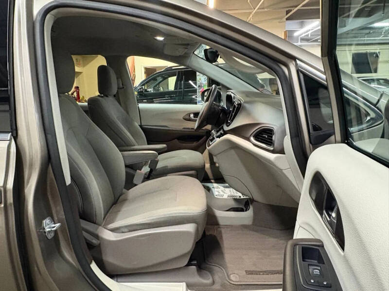 2017 Chrysler Pacifica Touring