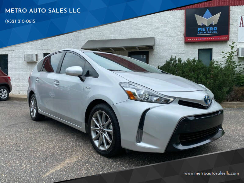 2017 Toyota Prius v for sale at METRO AUTO SALES LLC in Lino Lakes MN