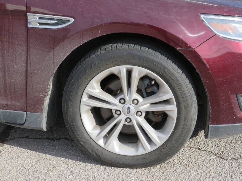 2018 Ford Taurus SEL