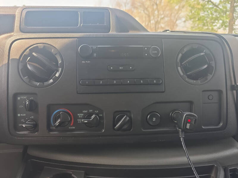 2011 Ford E-Series E-350 SD XL