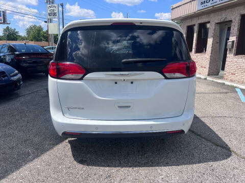 2017 Chrysler Pacifica Touring-L