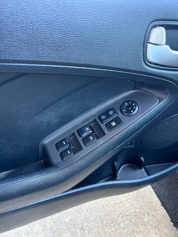 2017 Kia Forte5 LX