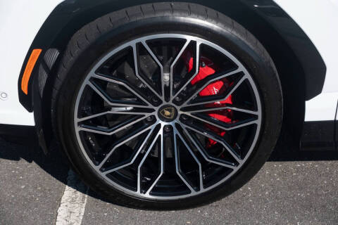 2025 Lamborghini Urus SE