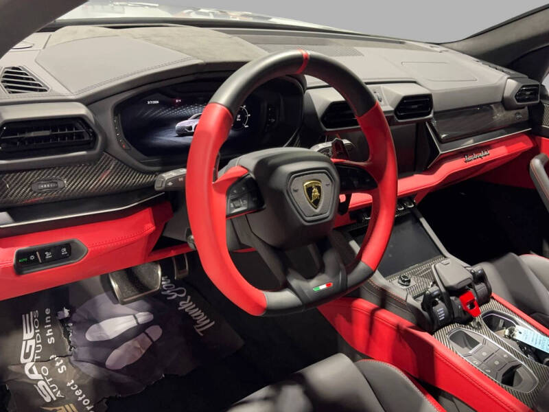 2025 Lamborghini Urus SE