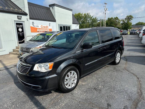 2016 Chrysler Town and Country Touring