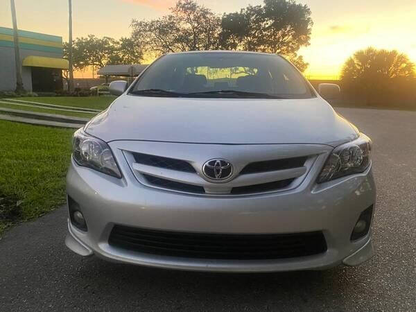 2013 TOYOTA Corolla Sedan