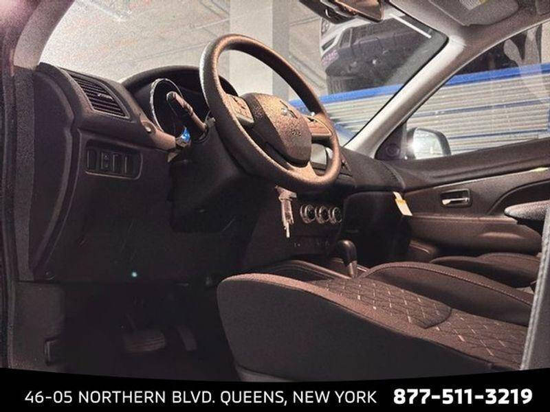 2025 Mitsubishi Outlander Sport ES