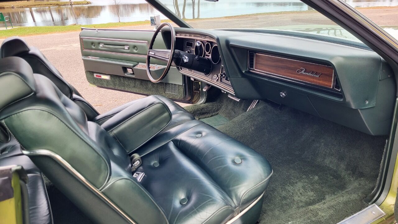 1973 Ford Thunderbird 174