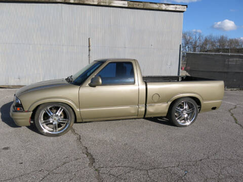 1998 GMC Sonoma for sale at Buxton Motorsports Inc. in Evansville IN