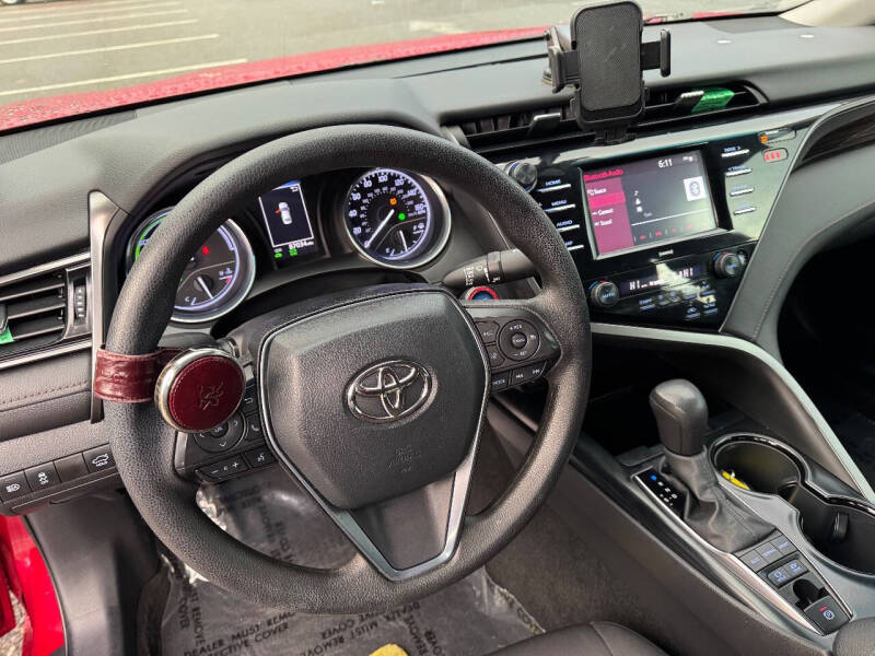 2020 Toyota Camry Hybrid LE