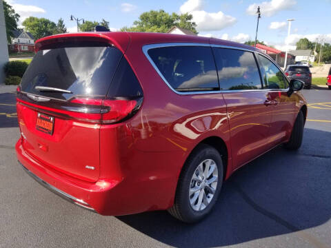 2025 Chrysler Pacifica Select