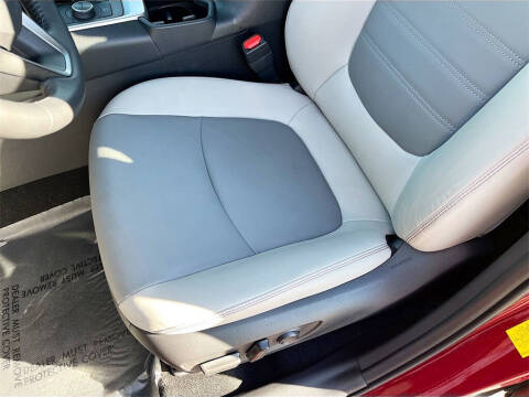 2025 Toyota RAV4 Hybrid XLE Premium