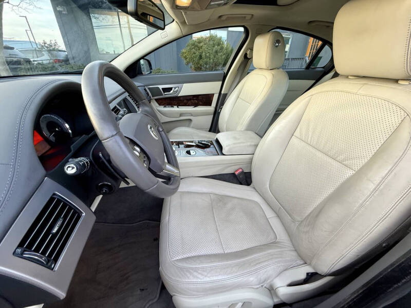 2011 Jaguar XF Premium