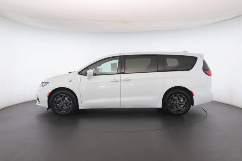 2022 Chrysler Pacifica Hybrid Touring L