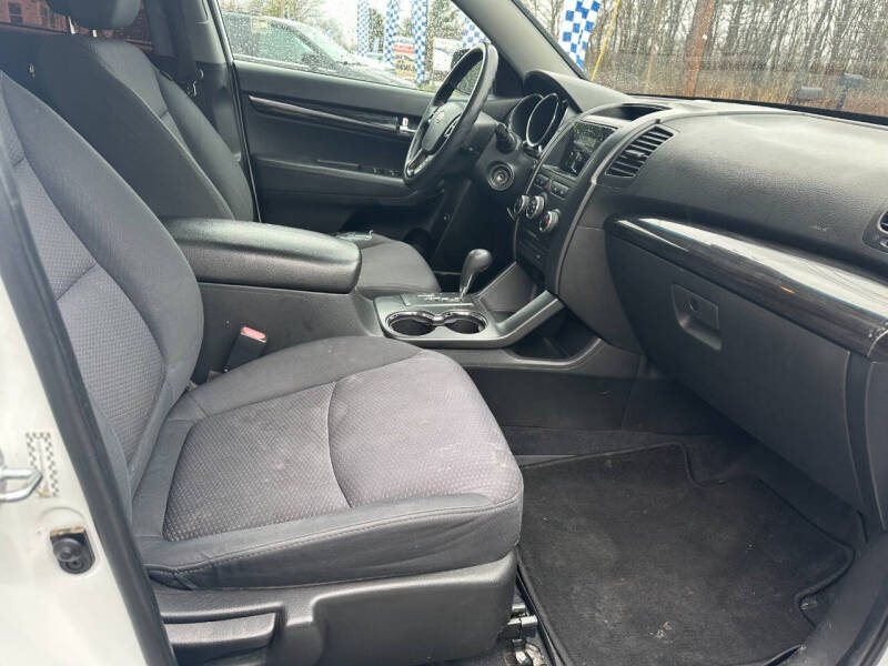 2011 Kia Sorento LX