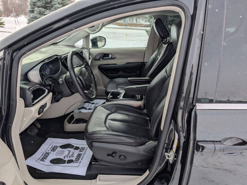 2022 Chrysler Pacifica Touring L