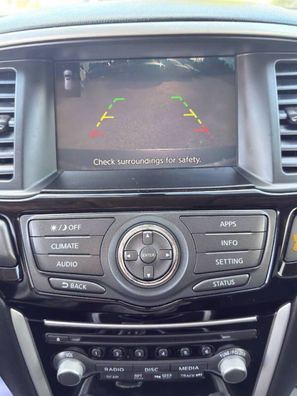 2019 Nissan Pathfinder SV