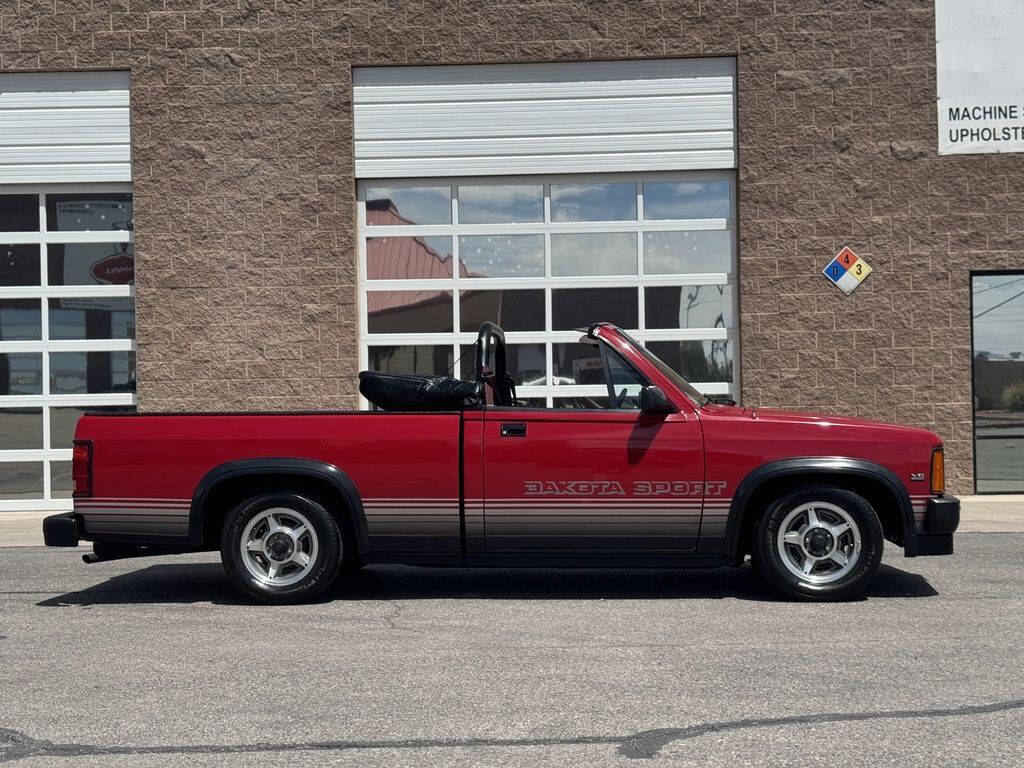 1989 Dodge Dakota 3