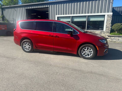 2025 Chrysler Pacifica Select