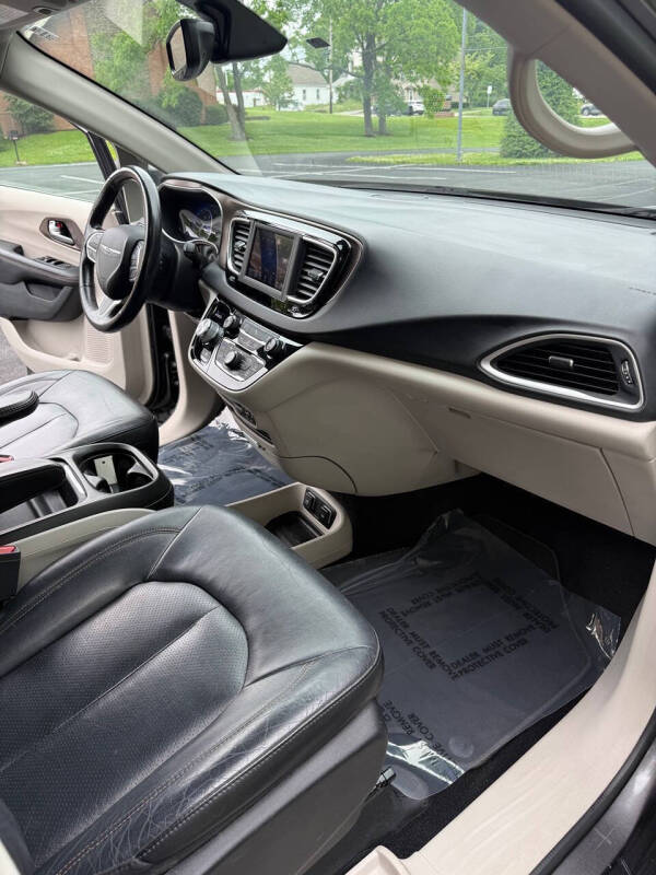 2019 Chrysler Pacifica Touring L