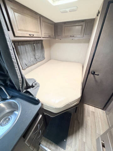 2019 Thor Motor Coach Majestic