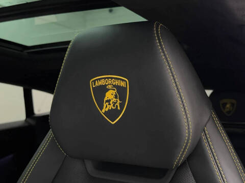 2025 Lamborghini Urus SE