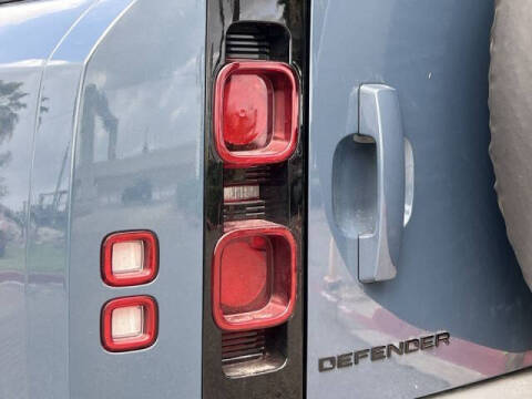 2025 Land Rover Defender 90 P300 S