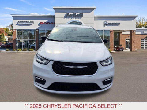 2025 Chrysler Pacifica Select