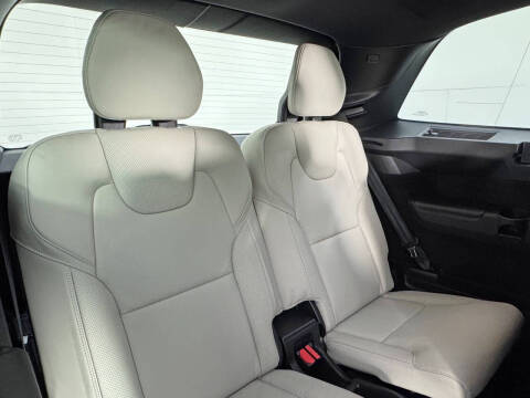 2022 Volvo XC90 Recharge T8 R-Design