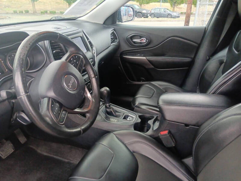 2019 Jeep Cherokee Latitude Plus