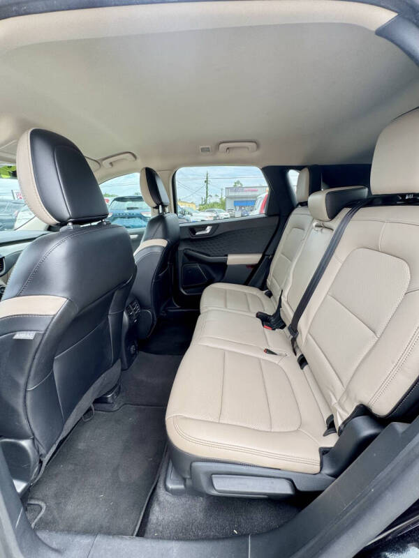 2020 Ford Escape SEL