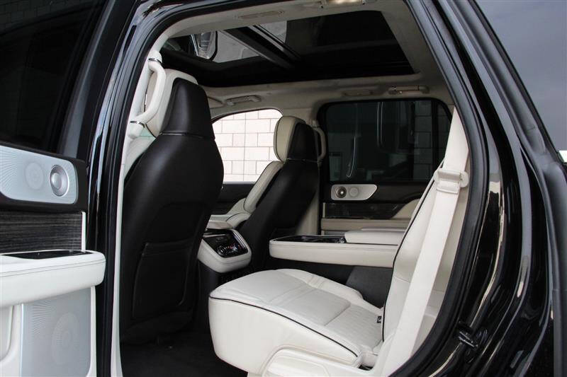 2018 Lincoln Navigator Black Label