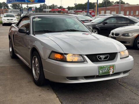 2004 Ford Mustang Deluxe