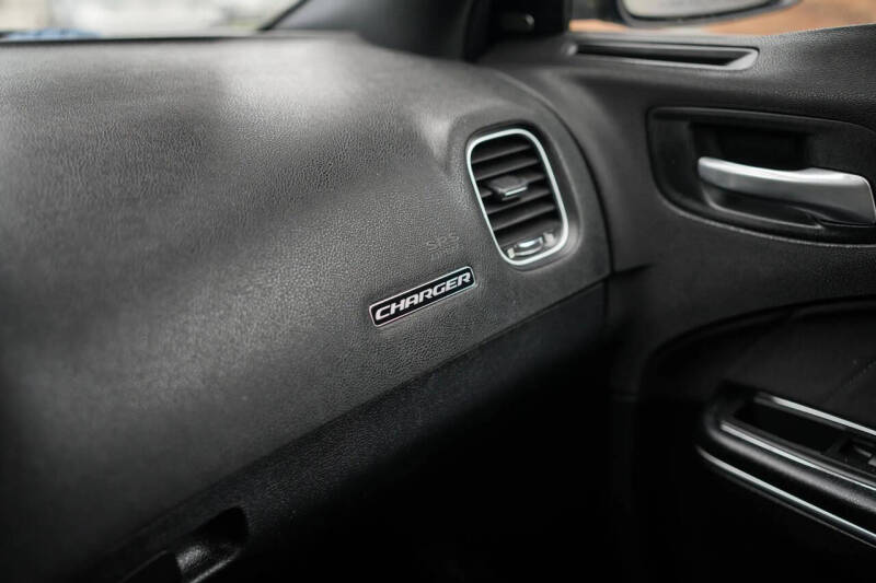 2017 Dodge Charger SXT
