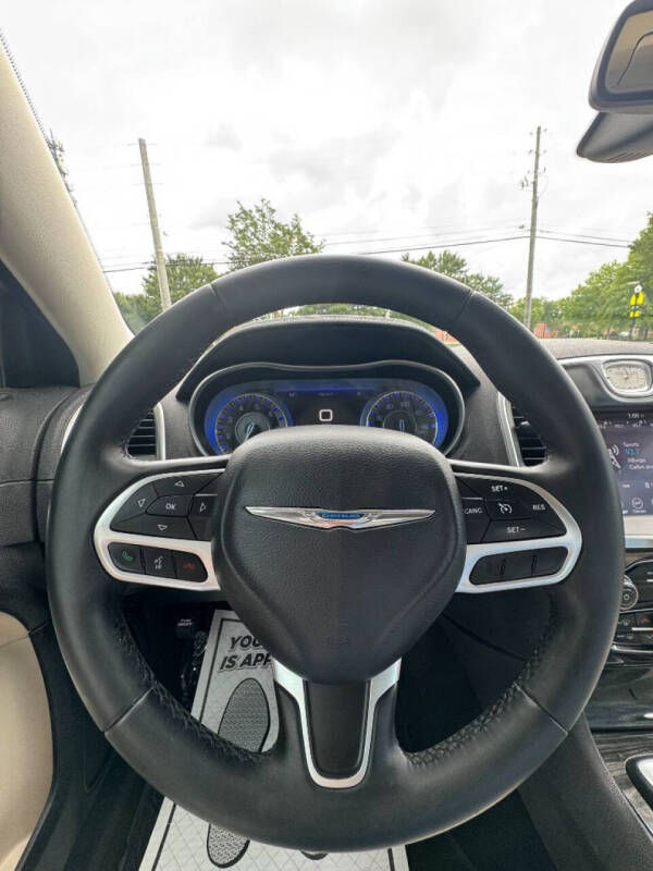 2017 Chrysler 300 Limited