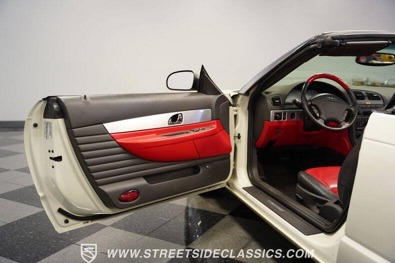 2002 Ford Thunderbird Deluxe