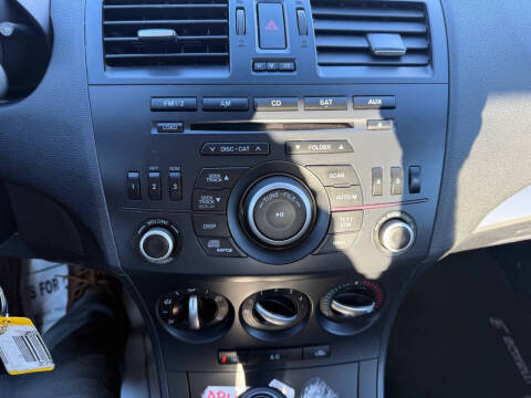 2013 Mazda MAZDA3 i Sport