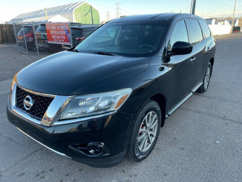 2014 Nissan Pathfinder for sale at STATEWIDE AUTOMOTIVE LLC in Englewood CO