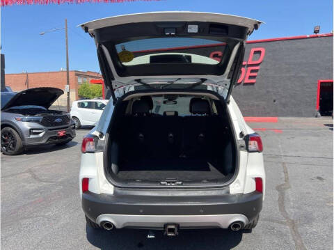 2020 Ford Escape Titanium