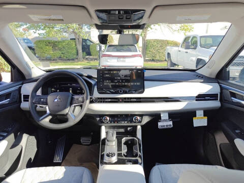 2025 Mitsubishi Outlander SEL