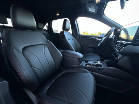 2026 Ford Escape ST-Line Elite