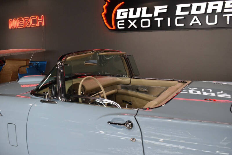 1957 Ford Thunderbird