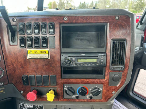 2007 Mack Granite