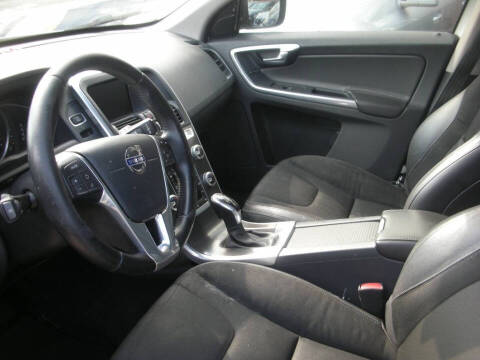 2016 Volvo XC60 T5 Drive-E