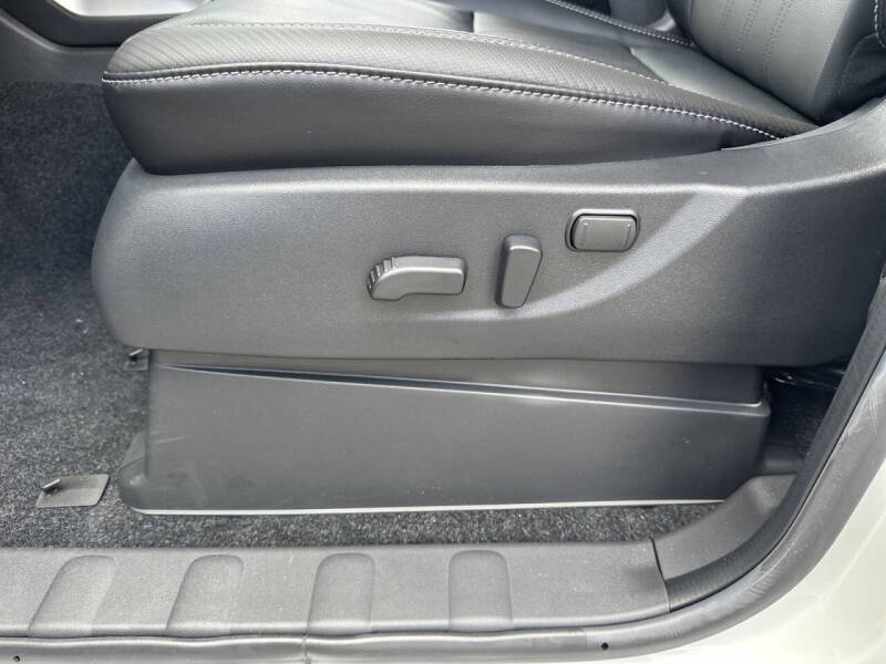 2025 Nissan Frontier SL