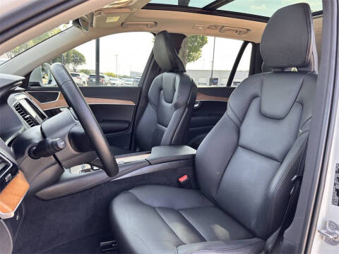 2023 Volvo XC90 B5 Plus Bright Theme