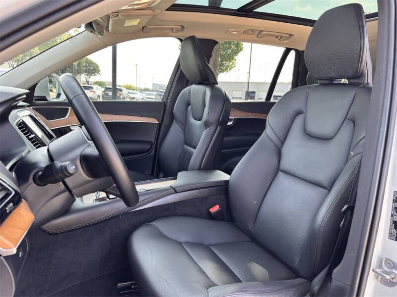 2023 Volvo XC90 B5 Plus Bright Theme